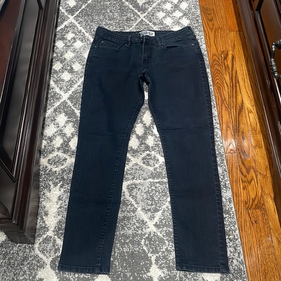 Signature by Levi Strauss Denim - Women’s Jeans Brand: Signature by Levi’s Size:6